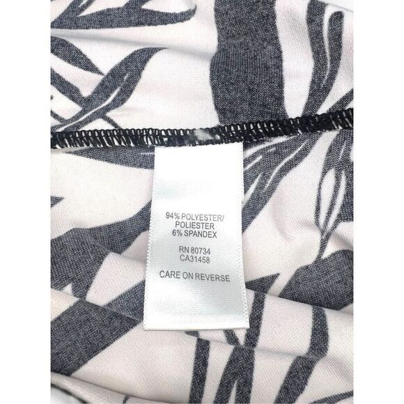 BCBGMAXAZRIA Women’s Small Abstract Halter Top Black White Y2K - Picture 6 of 6